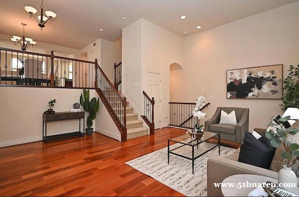 森尼维尔市中心黄金地段精美联排别墅 森尼维尔市中心黄金地段精美联排别墅